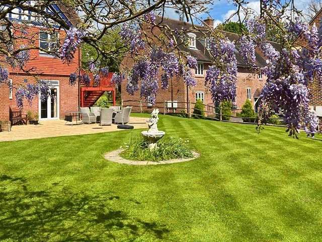 landscape-gardeners-9-kireth-ai
