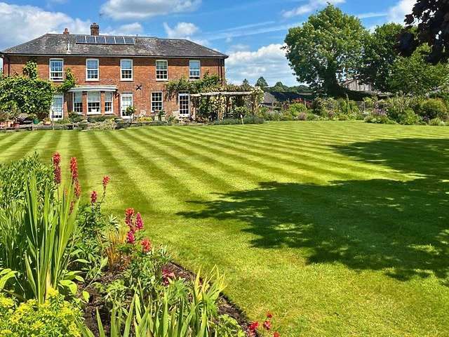 Lawn Mowing Services in Fair Oak